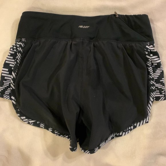 New Balance Running Shorts with built in short liner, Black sz small - Picture 2 of 4
